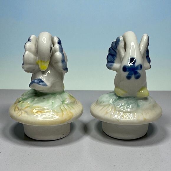 Vintage Blue & White Porcelain Duck Bottle Toppers 2” Bath Salt Jar Stoppers - Picture 4 of 8